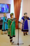 Участники этнокультурного центра представили программу «Песнь о нивхах» с традиционными и новыми концертными номерами